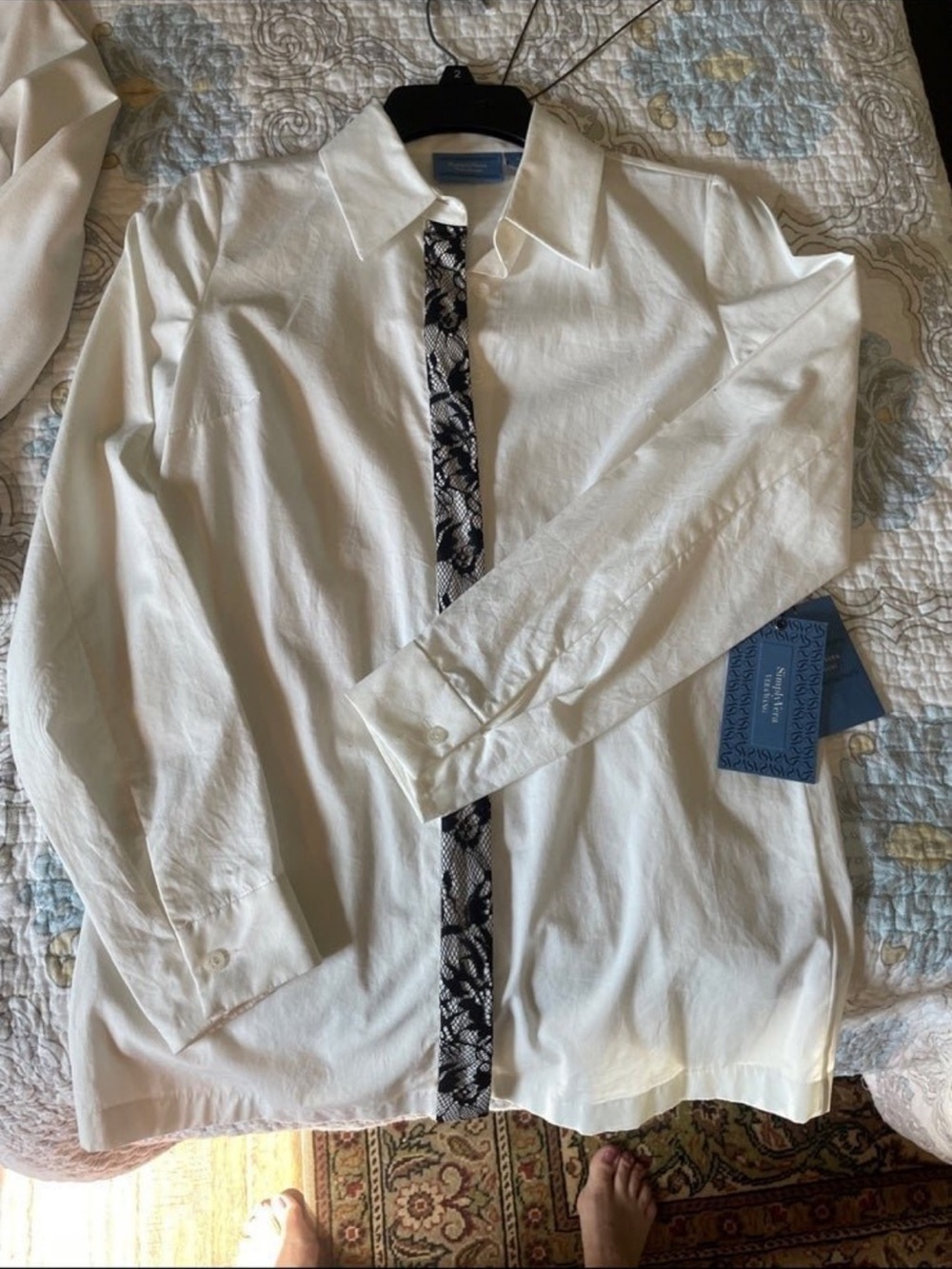 Simply Vera Vera Wang White Shirt with Black Lace